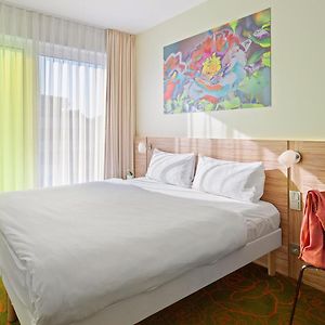 Standard Zimmer mit Kingsize-Bett